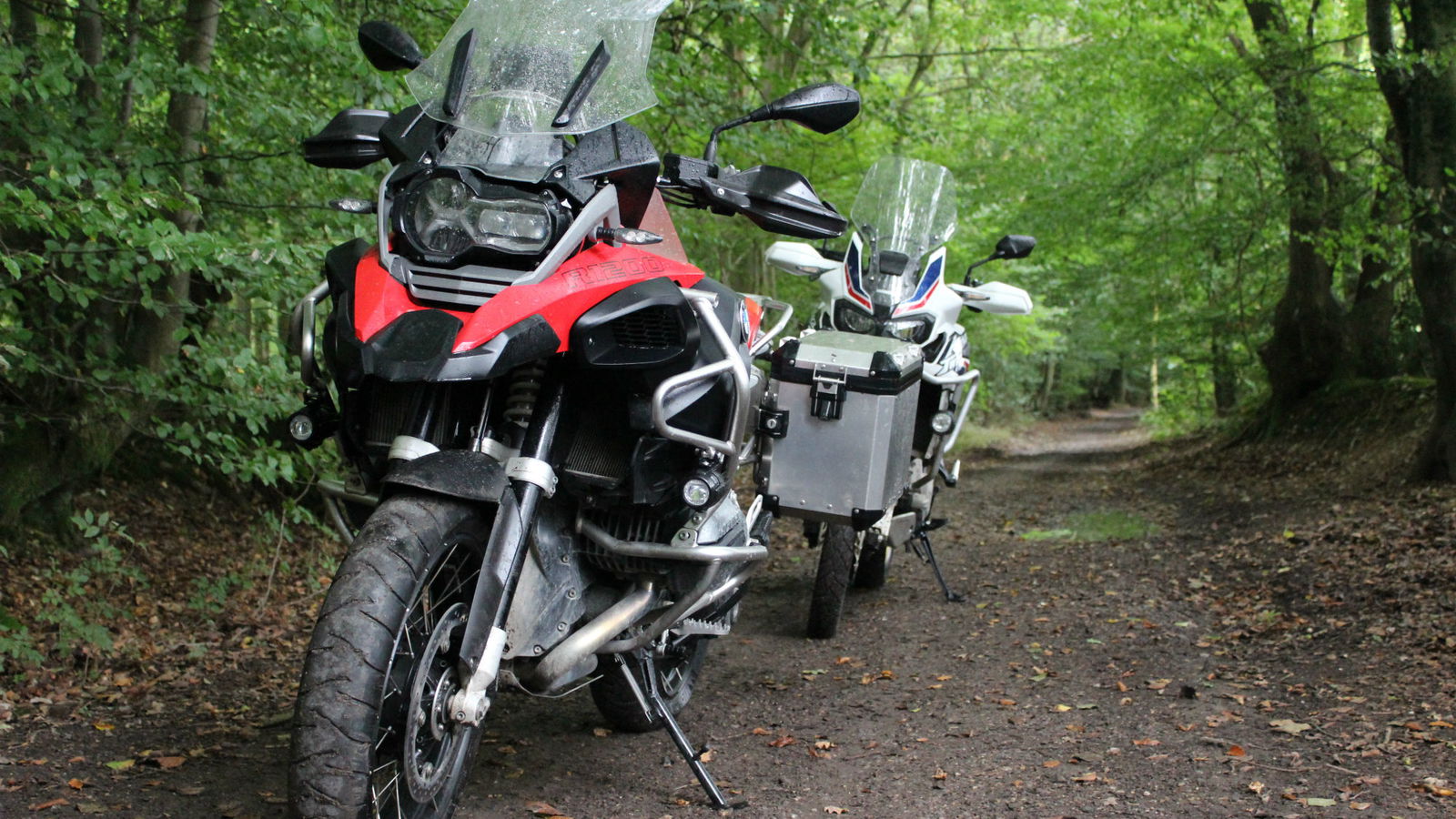 Honda Africa Twin vs BMW R1200GS Adventure video review